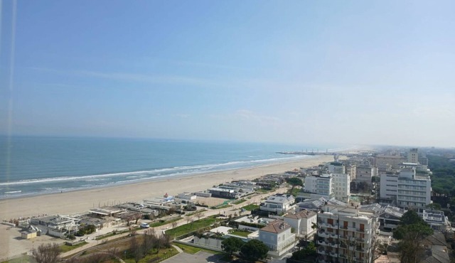 CV011 - Milano Marittima, sea front three-room apartment with exclusive view