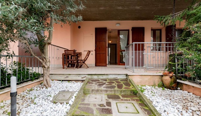 CV012 – Cervia, cozy three-room apartment with garden