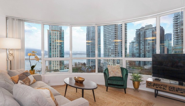 D17 - Amazing waterfront 2 bedroom unit