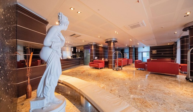 Dado Hotel International
