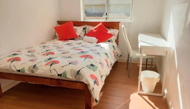 Dana-Private Room in a 3-Bedroom Apartment-3