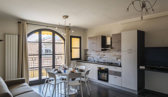 Dei Mille 31 A - Three Bedroom Apartment, Sleeps 8