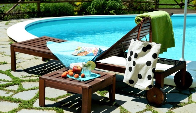 Delightful family Farmhouse with pool, in the woods, 20 km from Florence