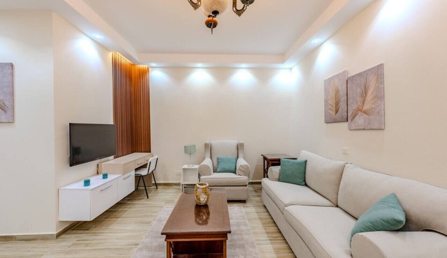 Deluxe 2BR Golf View Apartment