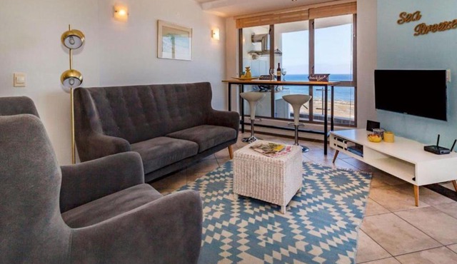 Deluxe Beachfront Apartment