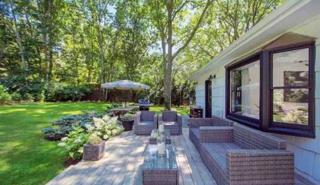 Designer 4-bedroom & 2.5 bathroom home w/ pool in Sag Harbor
