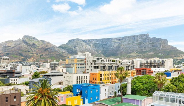 Designer Apartment With Table Mountain Views
