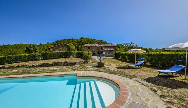 Detached house with private pool 20km from Perugia. Quiet area, panoramic views.