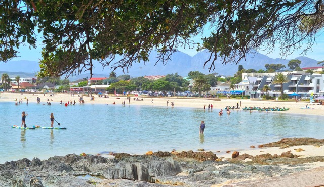 Die Brandhuis, Gordons Bay