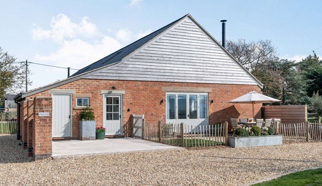 Dog friendly holiday home with superb garden and rural location - Ridge Barn