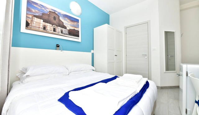 Double room with private bathroom