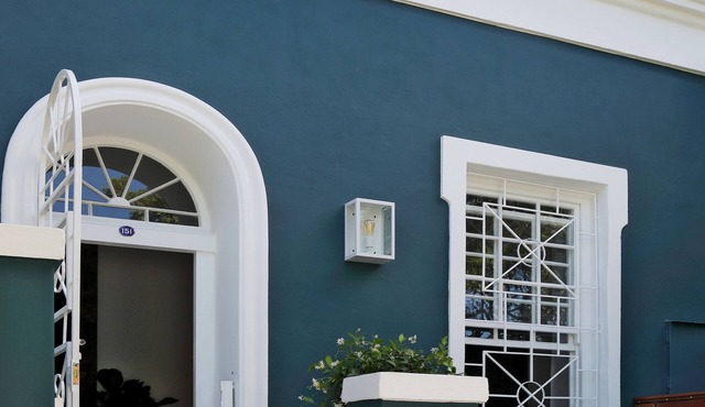 Double-storey historic cottage in one of Cape Town’s most stylish and enclaves.