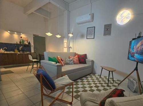 Dramatic Exit Bangkok - Cozy Loft House near Suvarnabhumi Airport