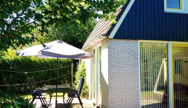 Dune Bungalow directly against the dunes for 5 persons