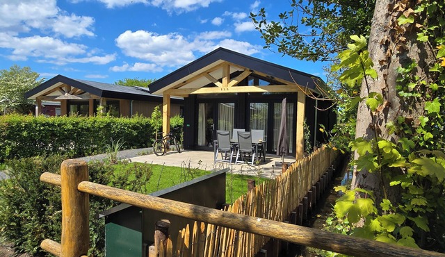 Dune Chalet directly against the dunes for 4 persons