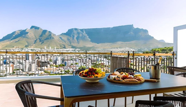 Duplex Luxury Penthouse with 3 Private Balconies - Table Mountain Views