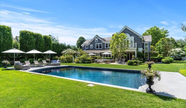 East Hampton South Of Highway, 7 bedrm, 7.5 baths