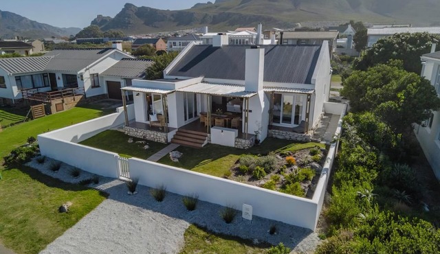 Efcharisto Cottage | Sea, Style & Serenity