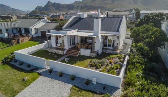 Efcharisto Cottage Sea, Style & Serenity