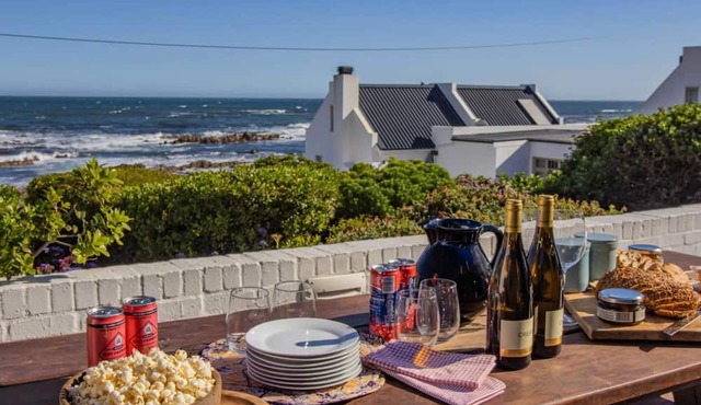 Elaine's | Onrus | Ocean View | Pet friendly