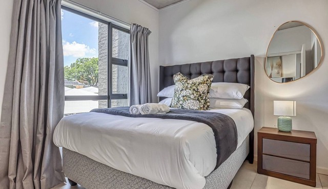 Elegant 2-Bedroom Apartment in Joburg's Waverley Suburb