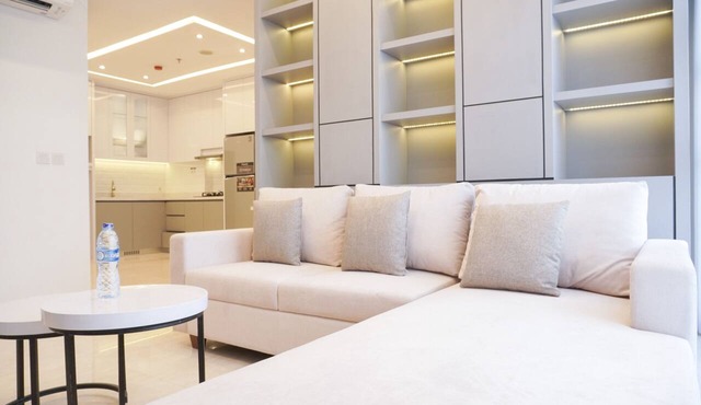 Elegant 2Br Apartment With Private Lift At The Kencana Residence