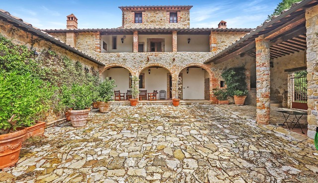Elegant Chianti Classico Villa with Stunning Views + Starlink