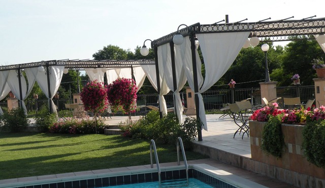 Elegant country house with pool in Matilda of Canossa area - Apartment