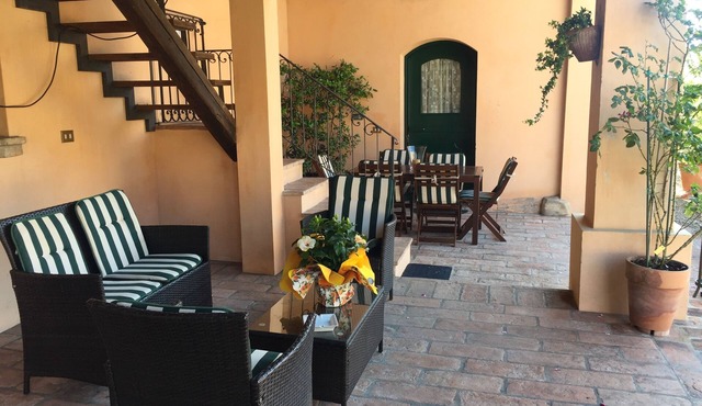 Elegant country house with pool in the Matilde of Canossa area - Cottage