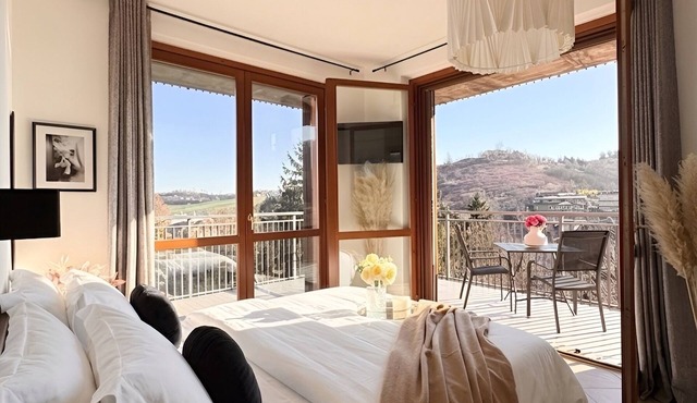 Elegant Penthouse LA BALCONATA | Wellness Retreat & Castle View