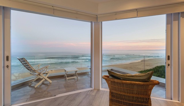 Elegant & Relaxed Beachfront Bliss-Wake Up to the Sound of the Ocean-Sleeps 16