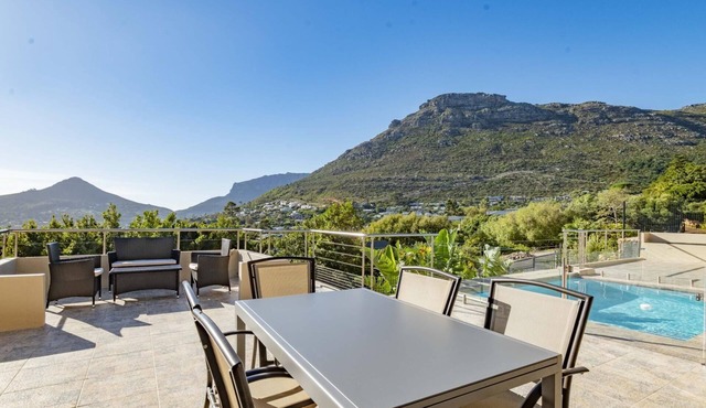 Elegant Villa Escape in Hout Bay – Views & Pool