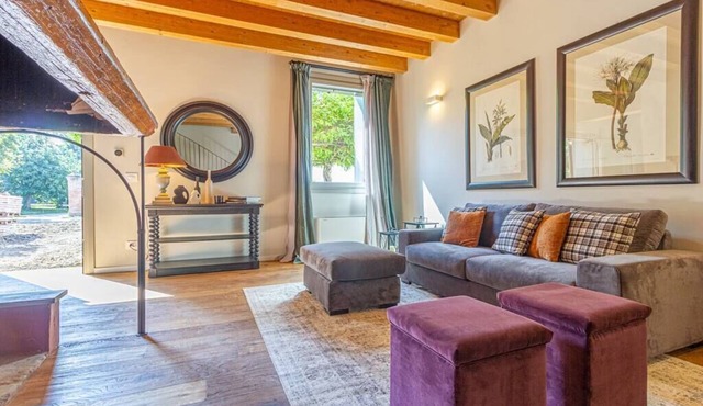 Elegant villa with garden on the outskirts of Bologna