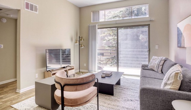 Elegant Woodland Hills 2BR w/ W/D, Gym & Pool, near 101, by Blueground