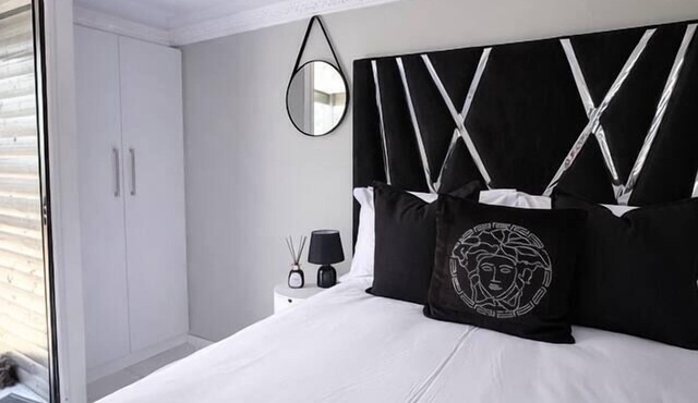 Elite Luxe Cabin Suite