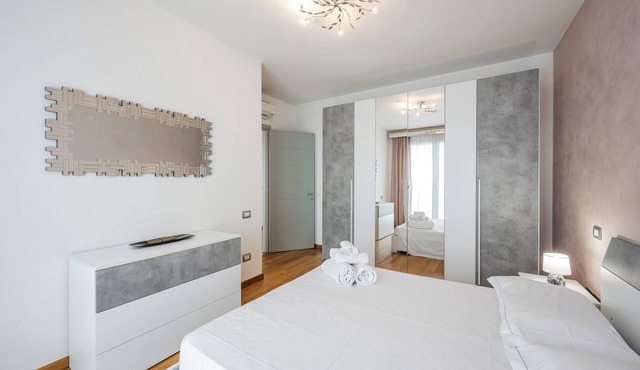 Emilia Suite Street