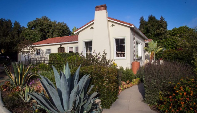 ENCHANTING 1929 VENTURA BEACH TOWN BUNGALOW with a HAPPY VIBE