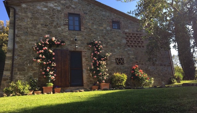 Enchanting Private Villa in Chianti Rolling Hills:Free WiFi,AC,Garden,Pool,View!