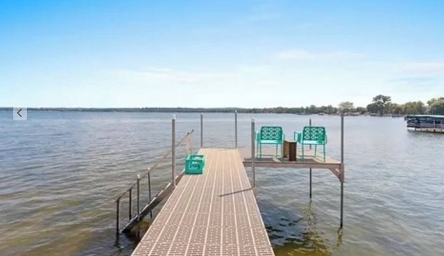 Enjoy 110' of Waterfront w/Water Toys at Sandy Bottom Bay Beach House For 8!