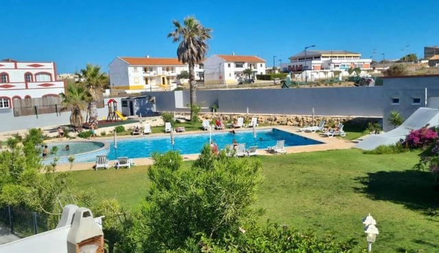 ENJOY POOL, BEACH and more at this nice apartment 3 minutes from Mareta's Beach