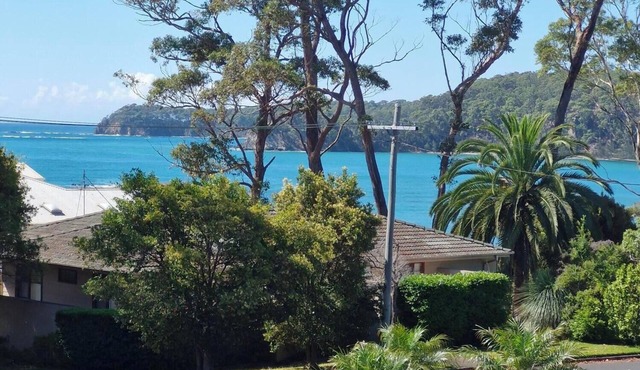 Entire Home, Denham's Beach NSW 2536. View of the water & 2 mins to the beach.