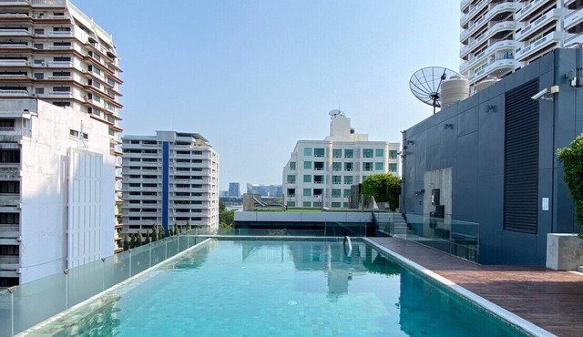 Entire Apartment 3 Beds 2 Bathrooms for 6Pax near BTSAsoke/Terminal21