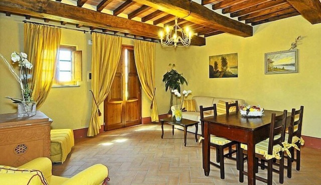 Estate in Monte Serra with Pool & Olive Views