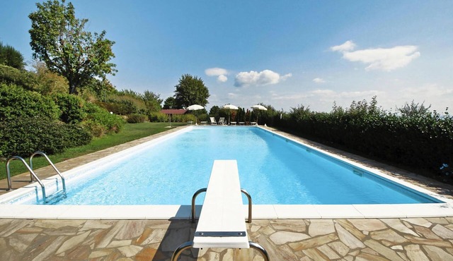 Estate in Monte Serra with Panoramic Views