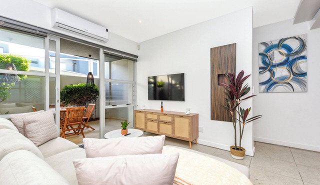 Exclusive Bauhaus Family Haven in Melrose