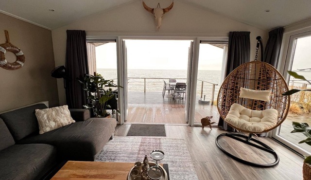 Exclusive holiday Chalet Markermeer