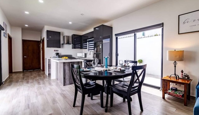 Exclusive San Marino Villa: Modern, Accessible, A/C & Hot Tub