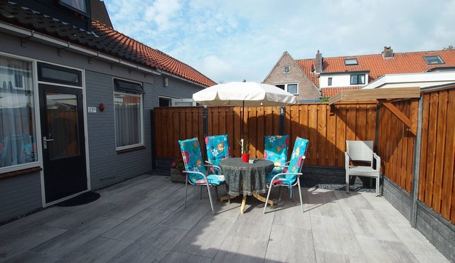Experience a wonderful vacation by the sea in this comfortable apartment: 2 bedrooms, bathroom, fully equipped kitchen and private terrace.