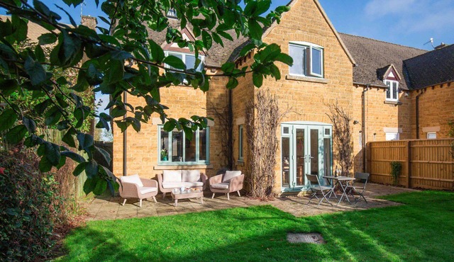 fabulous and homely dog friendly holiday cottage - Kingsley House