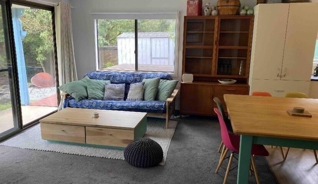Family cottage, 8 minutes from the beach, pet friendly